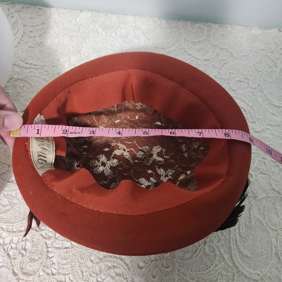 Vintage 1950s Myrtle Of Houston Feather Tilt Hat Orange Wool Felt Pheasant - Picture 10 of 11